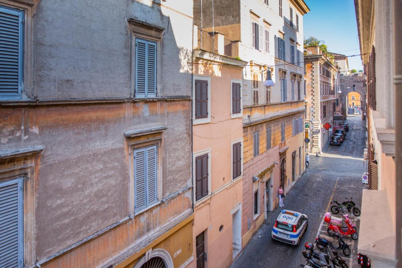 Spacious With Sunny Terrace Near Vatican Рим Екстериор снимка